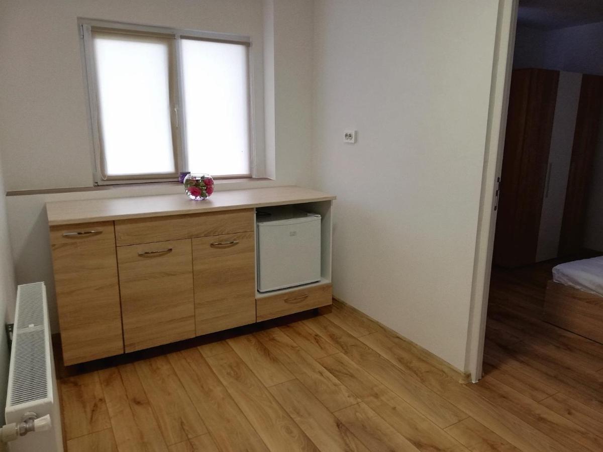 Pensiunea Eden House Κραϊόβα Εξωτερικό φωτογραφία