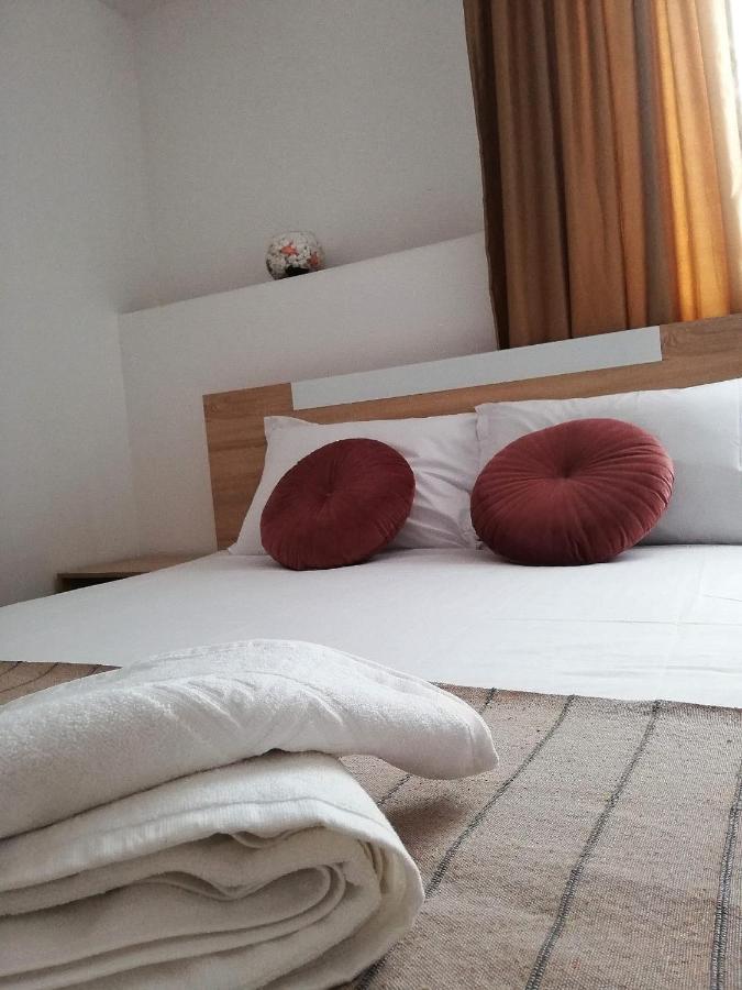 Pensiunea Eden House Κραϊόβα Εξωτερικό φωτογραφία