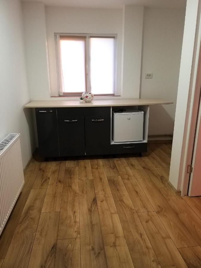 Pensiunea Eden House Κραϊόβα Εξωτερικό φωτογραφία